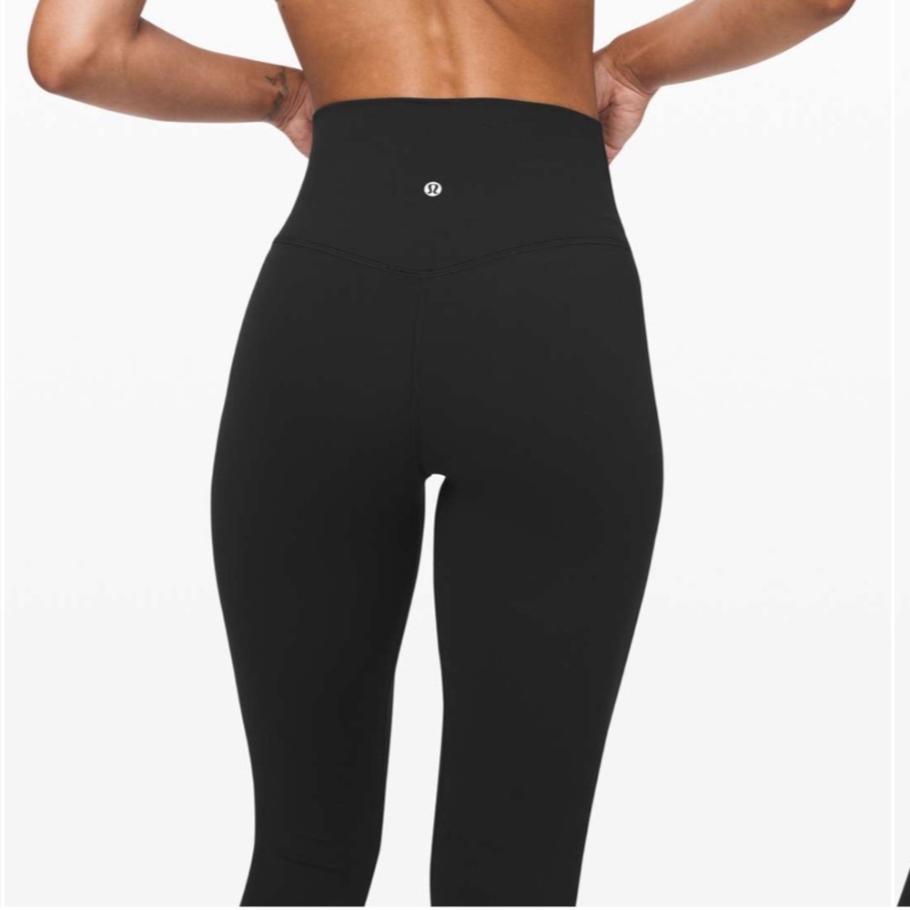Lululemon Align Crop *21"
Black